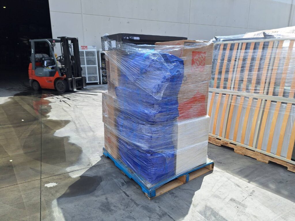 大件家具能海运回国吗? 是,图片中是李小姐从美国西雅图海运大件行李及家具到中国上海,李小姐住在美国西雅图东部的贝尔维尤(Bellevue),在雷德蒙德(Redmond)的微软公司上班,年纪大了想要退休搬家回国养老,这次寄送东西包含床垫、电视及大型RH家具等曰20件私人海归行李,想找美国海运公司吗?西雅图海运回国推荐靠谱Ship2China国际移民搬家公司 大件家具能海运回国吗? 是,图片中是李小姐从美国西雅图海运大件行李及家具到中国上海,李小姐住在美国西雅图东部的贝尔维尤(Bellevue),在雷德蒙德(Redmond)的微软公司上班,年纪大了想要退休搬家回国养老,这次寄送东西包含床垫、电视及大型RH家具等曰20件私人海归行李,想找美国海运公司吗?西雅图海运回国推荐靠谱Ship2China国际移民搬家公司