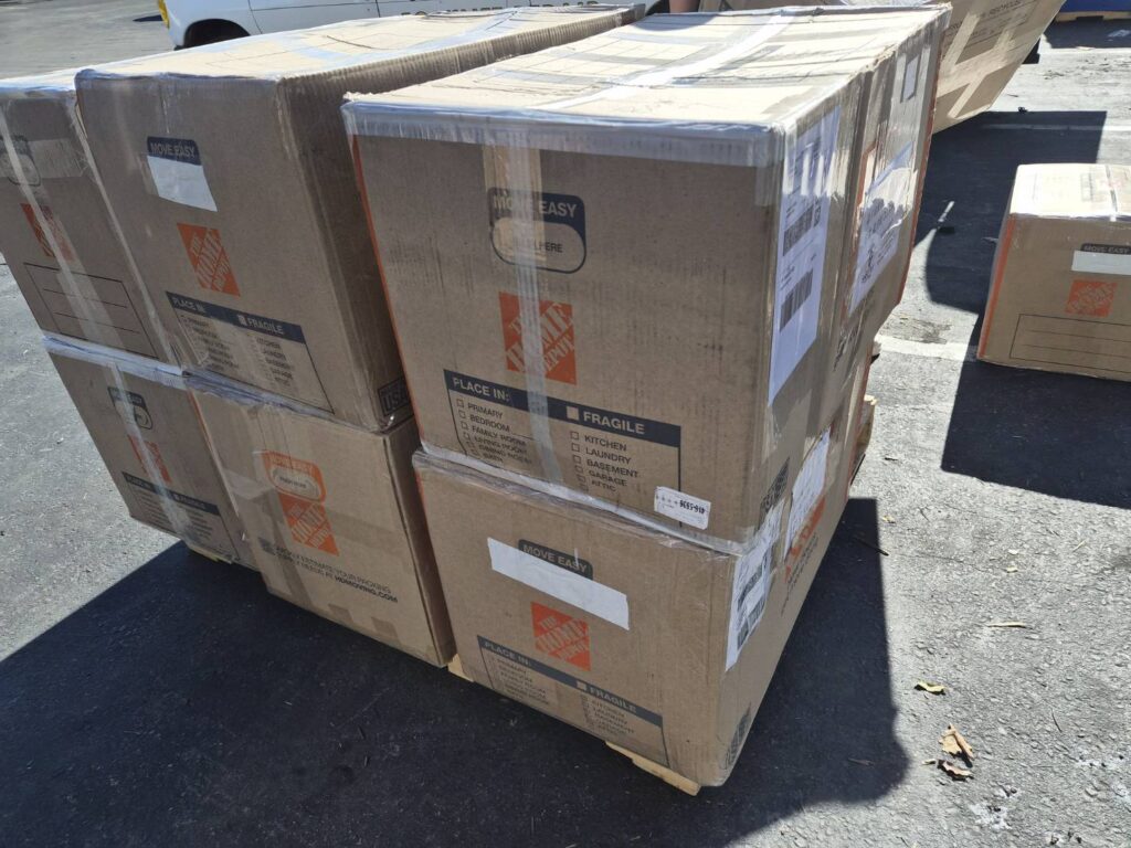 ShipToChina/Ship2China海运回国行李家具等不限制体积大小尺寸(体积越大海运费用越便宜)、不限制重量(重量越重海运费用越便宜)、不限制包装材质(旧纸箱包装都可以)、到府取货及送货到府,提供美国仓库仓储服务,中国海关清关保税服务。海运回国时间估算非常清楚:上门取货 → 进仓库打托盘 → 出口报关:时间约1-2周、洛杉矶港装船 → 上海:海运时间约4-6周、中国保税清关 + 送货到家:2-3周、海运回国总共时间约8-12周(2-3个多月)。