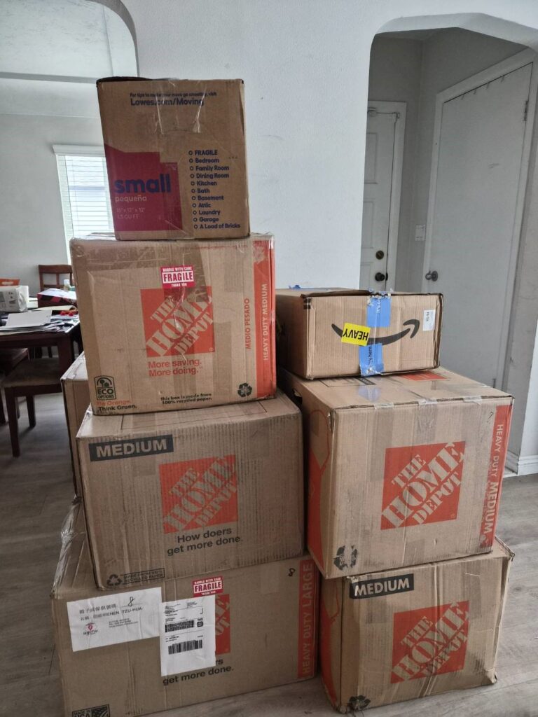 ShipToChina/Ship2China海运回国行李家具等不限制体积大小尺寸(体积越大海运费用越便宜)、不限制重量(重量越重海运费用越便宜)、不限制包装材质(旧纸箱包装都可以)、到府取货及送货到府,提供美国仓库仓储服务,中国海关清关保税服务。海运回国时间估算非常清楚:上门取货 → 进仓库打托盘 → 出口报关:时间约1-2周、洛杉矶港装船 → 上海:海运时间约4-6周、中国保税清关 + 送货到家:2-3周、海运回国总共时间约8-12周(2-3个多月)。