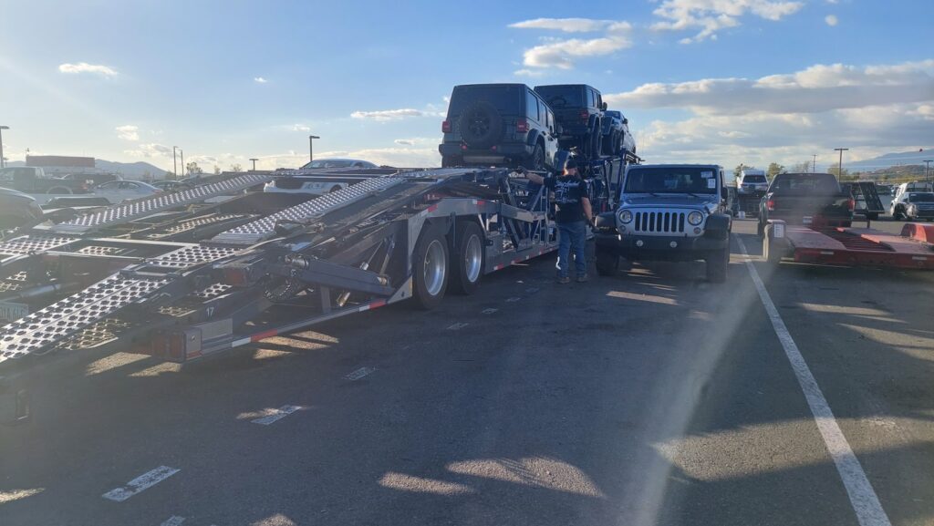 Ship2China集团子公司168美国运车公司提供东西海岸长途汽车托运,从西雅图三藩市洛杉矶运车到纽约波士顿,费用便宜服务良好