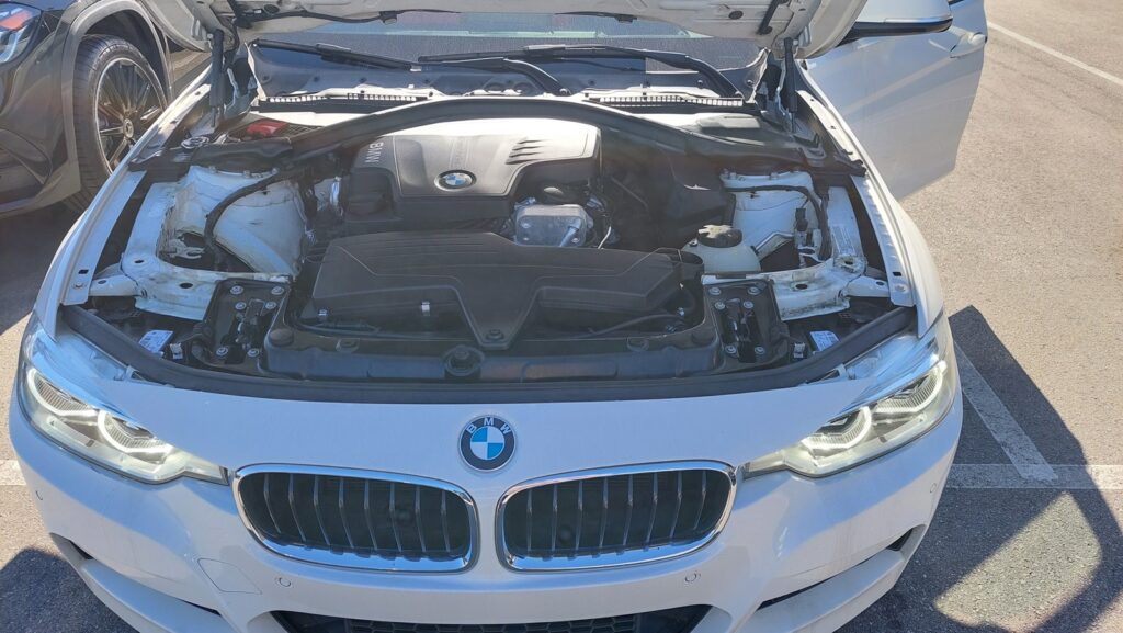 ShipToChina/Ship2China除了海运行李回国之外,集团公司Car2TW还能够运车到台湾,运车回台最大费用是台湾进口关税:以一辆残值 $30,000 美金的旧车为例,台湾全部进口关税(包含进口税、货物税、营业税、商港服务费等)约为 $17,000 美元,第二大项费用是台湾车辆测试费用:这是许多人望而却步的门槛。台湾的进口车辆测试项目繁多且严苛(油耗、汙染、噪音、安全审验等),全部测试费用高达 $16,000 美金。然而Car2TW海运汽车团队拥有业界领先的优势,他们累积了大量的测试授权报告,这让许多车辆可以依靠这些授权报告通过检测,避免了耗时耗钱的重複测试。以这台BMW 328i为例,Car2TW成功地将原先高达 $17,000 美元的测试费用,大幅降低至 $2,000多美元,节省了高达 80%以上的费用!加上海运费、报关费等其他费用,全部费用加起来,比起在台湾购买同样车款,这项运车回台方案节省了非常可观的一笔开销。