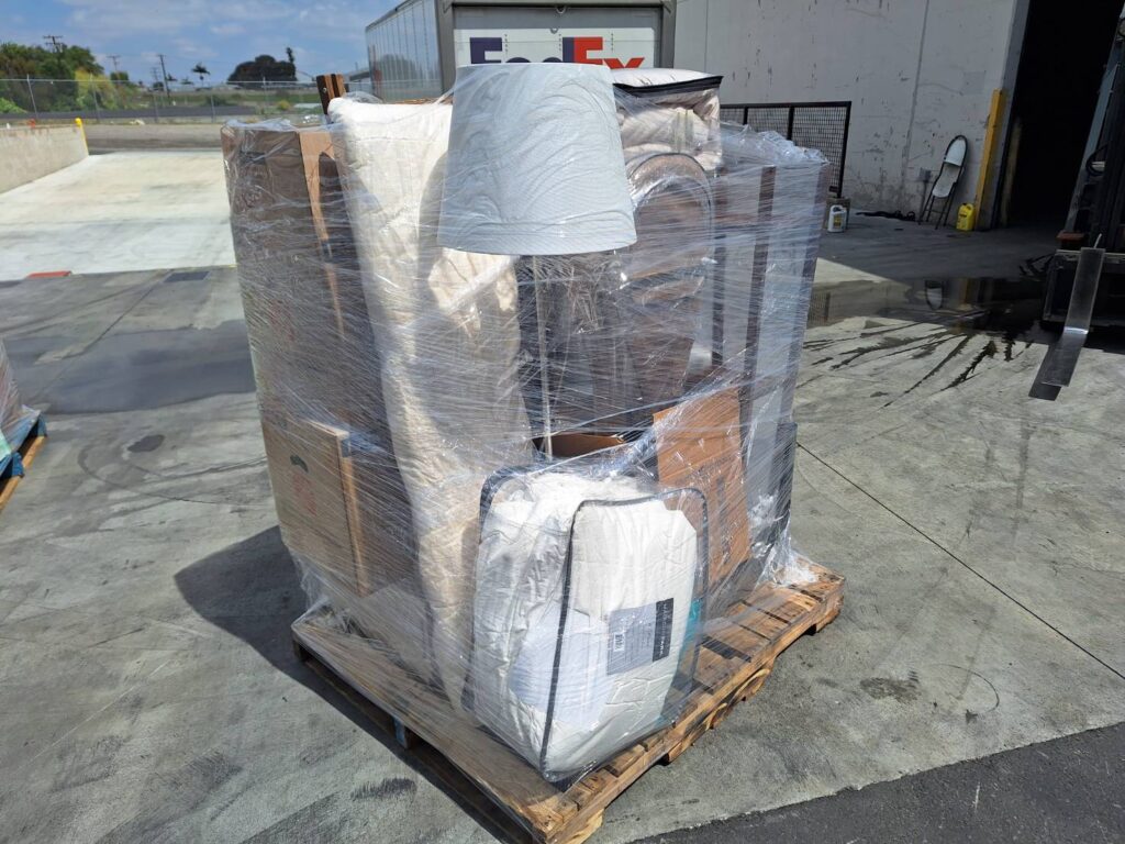 如何海运行李回国呢？Ship To China(Ship2China)海运公司协助孙先生集运私人物品从美国休士顿海运回国，孙先生住在中国武汉，因为毕业回国寄行李需求，海运行李清单包含包含私人用品、书籍、衣物等，Ship2China是一家靠谱的国际海运公司，专营加拿大美国毕业寄行李从休士顿海运回国服务。