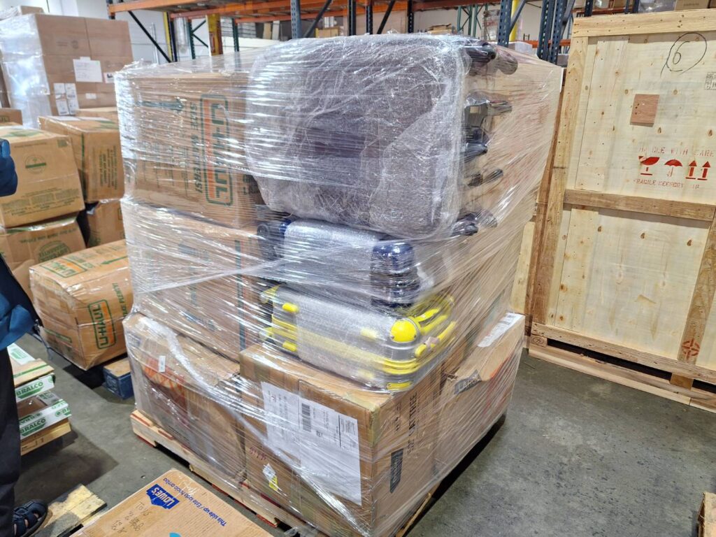 Ship To China(Ship2China)海运公司协助张小姐集运私人物品从美国西雅图海运回国，张小姐住在中国北京，因为学校毕业回国发展，海运行李清单包含包含电视、书籍、玩具、衣物、家具等，Ship2China是一家国际海运公司，专营加拿大美国航运寄行李回国服务。