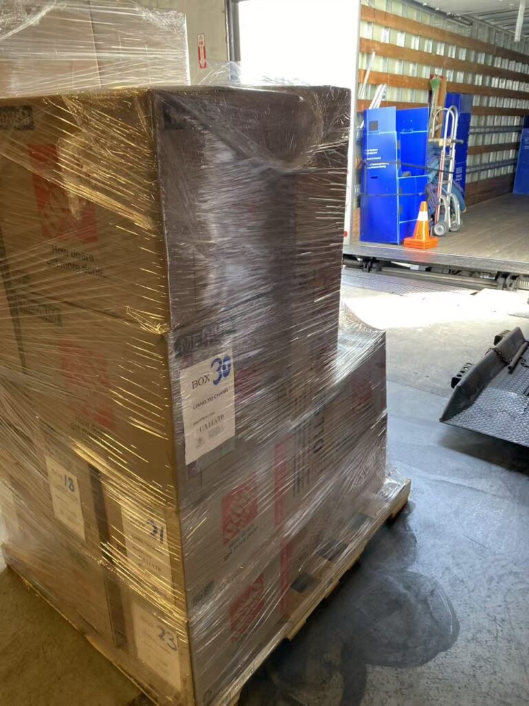 Ship2China国际搬家公司将持续关注世界局势情势地缘政治变化,第一时间为客户提供最专业、最安全、最具竞争力的跨国海运回国解决方案,海运回国推荐选择专注于私人物品运输的专业物流公司,特别是专注拼箱集运大件行李及家具和集装箱海运的Ship2China国际货运搬家公司,通常海运回国时间约30-50天,海运回国价格约美金1000-10000元,一亩三分地网友都推荐Ship2China门到门海运回国服务最省心省钱。