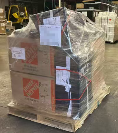 基于客户林先生约30-40 CBM（立方米）的货量，Ship2China提供了详细的洛杉矶海运回国价格预估： - 洛杉矶海运回国基本运费：$350–$500/CBM（含洛杉矶港至厦门港海运费、码头操作、吊柜、保险等），整柜折扣30-40%。 - 美国端服务费：上门打包搬运（$120/小时）、出口报关文件费（$200） - 中国端费用：中国厦门港清关、拆柜、还柜、港口托运、仓储、送货上门等（实报实销），Ship2China专业个人物品清关申报确保符合免税规定或仅缴交最低关税。 - 潜在查验费：美国海关抽查概率约1/10，X光查验约$100–$200/CBM，人工开柜则可能达$200–$400/CBM（Ship2China会协助准备合规文件以降低美国海关查验风险） 尽管存在港口海关查验可能性，但Ship2China的40尺整柜集装箱海运回国报价仍比市场普遍价格便宜5%-10%以上，整体性价比极高。