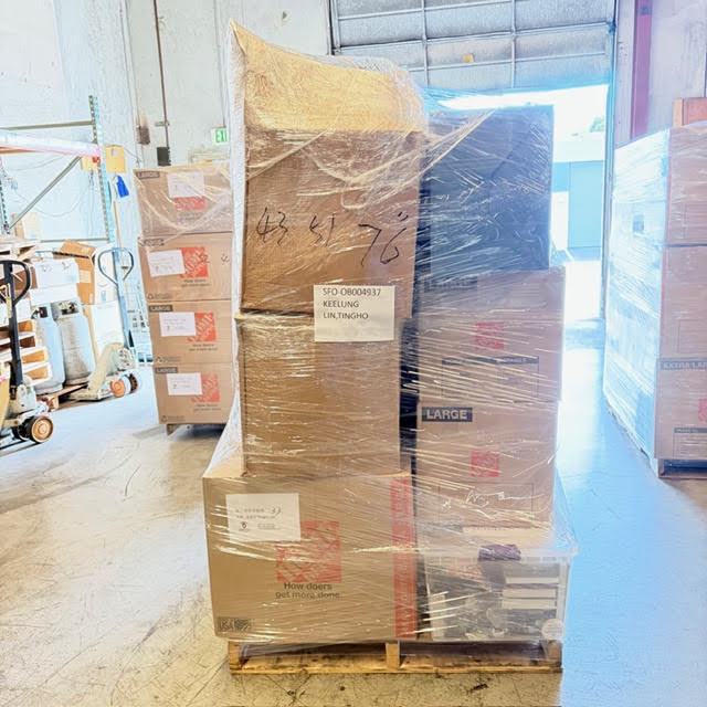 基于客户林先生约30-40 CBM（立方米）的货量，Ship2China提供了详细的洛杉矶海运回国价格预估：- 洛杉矶海运回国基本运费：$350–$500/CBM（含洛杉矶港至厦门港海运费、码头操作、吊柜、保险等），整柜折扣30-40%。 - 美国端服务费：上门打包搬运（$120/小时）、出口报关文件费（$200） - 中国端费用：中国厦门港清关、拆柜、还柜、港口托运、仓储、送货上门等（实报实销），Ship2China专业个人物品清关申报确保符合免税规定或仅缴交最低关税。 - 潜在查验费：美国海关抽查概率约1/10，X光查验约$100–$200/CBM，人工开柜则可能达$200–$400/CBM（Ship2China会协助准备合规文件以降低美国海关查验风险） 尽管存在港口海关查验可能性，但Ship2China的40尺整柜集装箱海运回国报价仍比市场普遍价格便宜5%-10%以上，整体性价比极高。