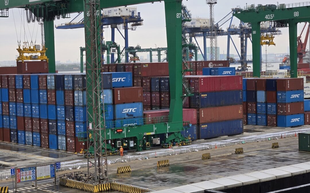 从美国留学到回厦门发展的温情旅程：Ship2china海运公司把留学岁月与珍贵回忆装进行李，漂洋过海送回家，让青春的故事在厦门继续展开
