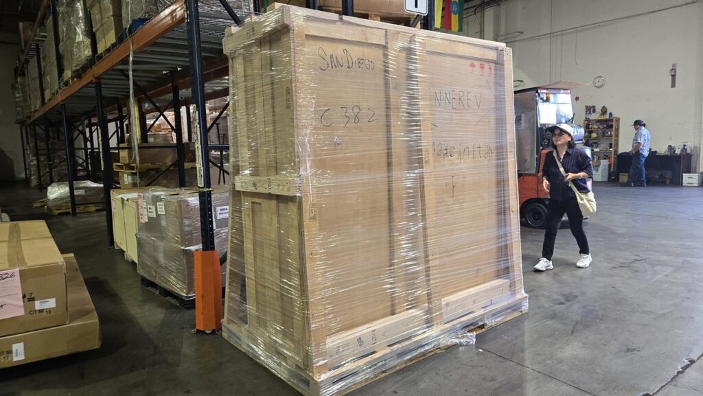 Ship2China奥克兰海运钢琴木箱回国定制免熏蒸木箱确保防撞防潮,根据中国海关总署《出境货物木质包装检疫处理管理办法》(2005年1月10日国家质量监督检验检疫总局令第69号公布 根据2018年4月28日海关总署令第238号《海关总署关于修改部分规章的决定》第一次修正 根据2018年5月29日海关总署令第240号《海关总署关于修改部分规章的决定》第二次修正)有关规定: